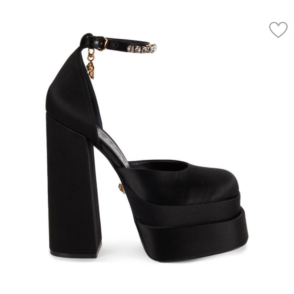 Versace Medusa Aevitas Platform Heels 🖤✨